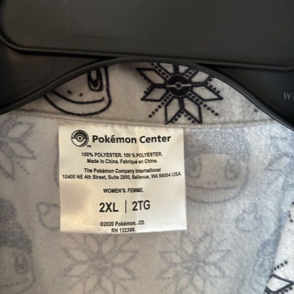 Pokemon Center Womens 2XL Gray Snow Flake Flannel L/S Pajama Set Soft Chest 44" - Picture 4 of 9